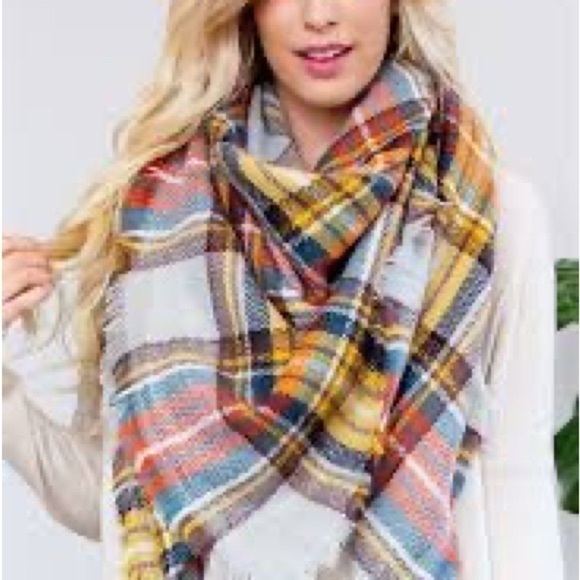 Altar’d State frayed edge blanket scarf - Picture 6 of 7